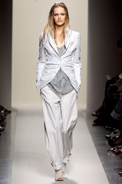 Look 28